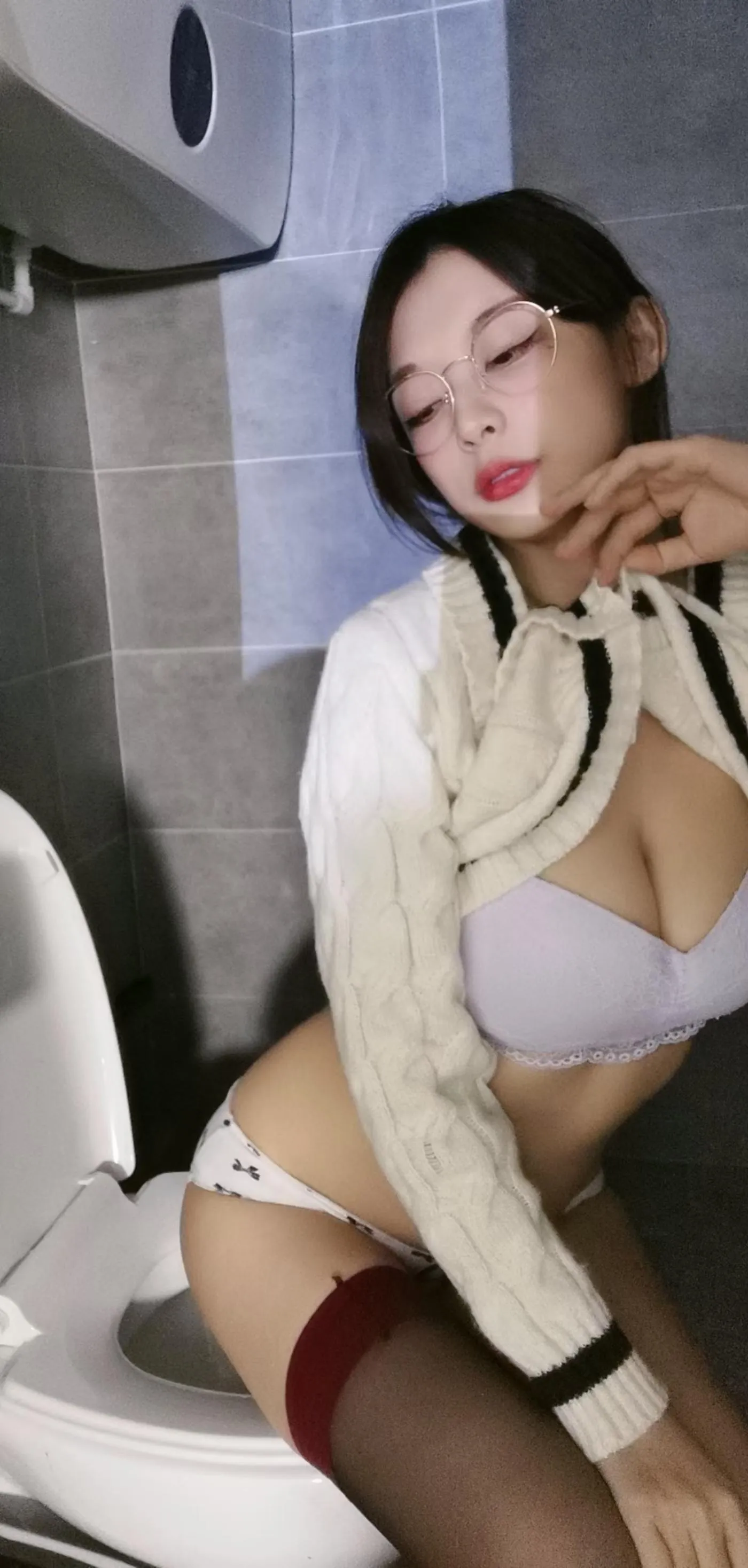 B站羊小雪 – NO.04 舰长图包小视频[22] [56P]插图2